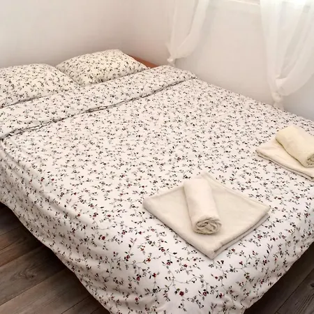 Apartment Resetic Vir