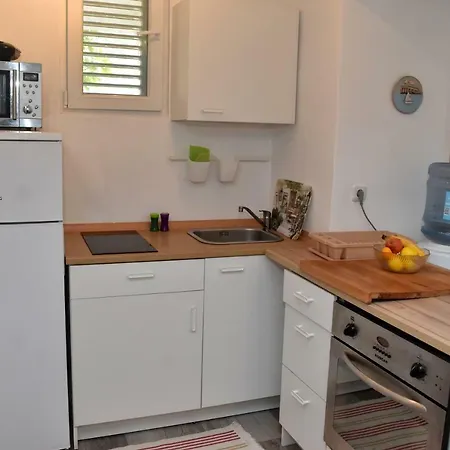 Resetic Apartment