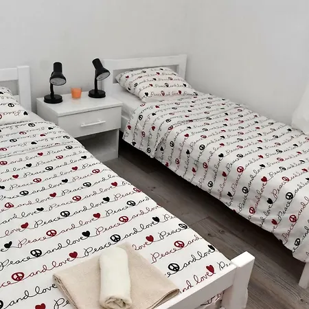 Apartment Resetic Vir